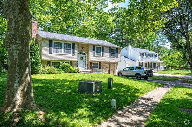Single family homes are beautiful in Owen Brown.