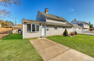 11 Arcadia Ln, Hicksville, NY 11801