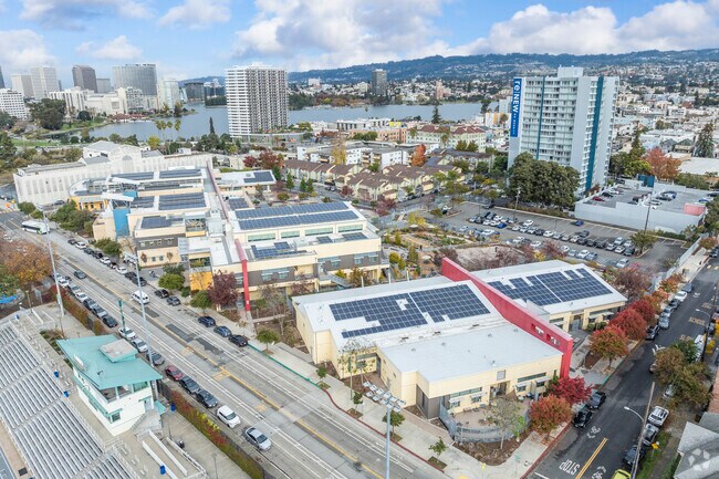 La Escuelita Elementary School is in a dense urban environment.