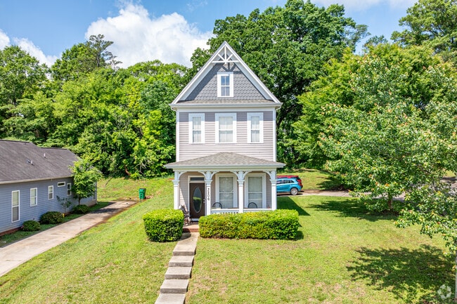 Shotgun homes are abundant along the streets of Arbor Glen.