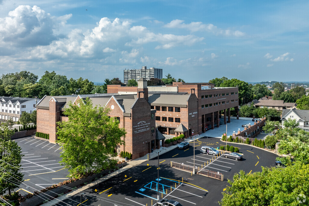 Bais Yaakov of Passaic High School for Girls is a private, all-girls, Jewish school in NJ.