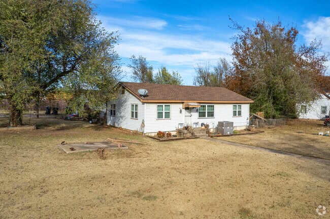 Edendale Estates-Newalla has plenty of smaller traditional style homes.