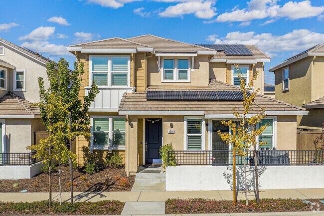 Old Town Rocklin hosts recently built traditional-style homes in clean and comfy style.