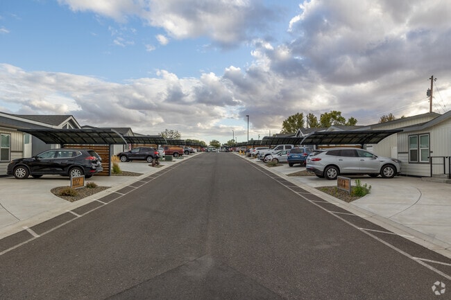 Neatly designed residences with driveways and carports in Metaline’s.