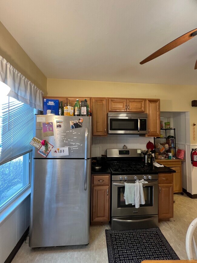 121 Liberty Rd unit 3, Somerville, MA 02144 - photo 3