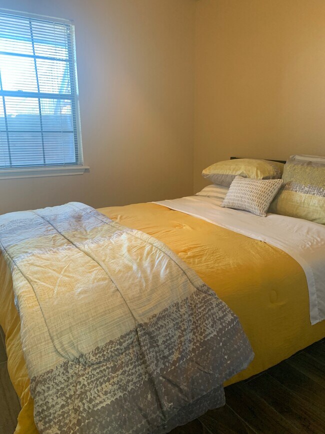 6027 Wood Pass unit 711, San Antonio, TX 78249 - photo 3