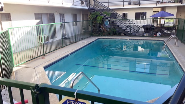 4450 Murietta Ave unit 18, Sherman Oaks, CA 91423 - photo 7