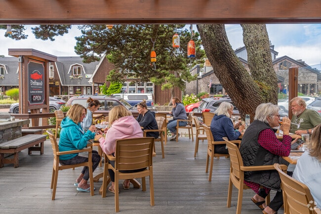 Visit Driftwood Restaurant & Lounge for a laid-back seafood lunch or dinner.