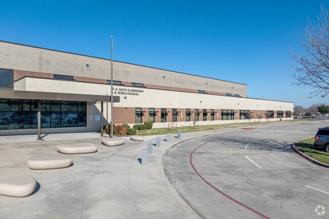 The student population of Good Elementary is 474 students.