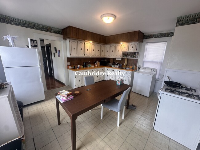 543 Broadway unit 543A, Somerville, MA 02145 - photo 4