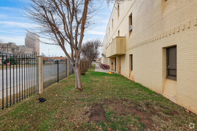 Dove Science Academy HS OKC has earned at A grade on Niche.