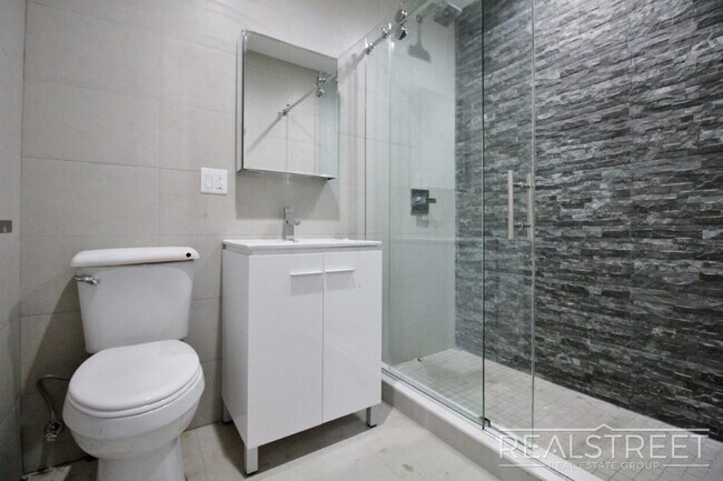 1166 St Johns Place unit 3B, Brooklyn, NY 11213 - photo 5