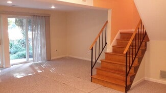 10 Poinsettia Ct, Pikesville, MD 21209