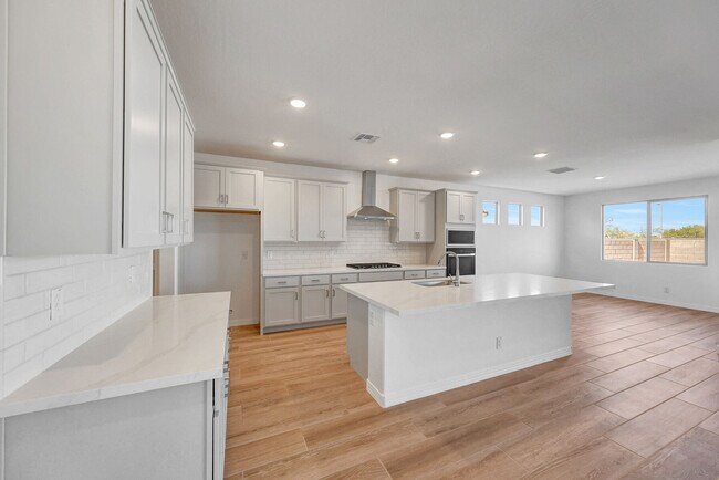 28886 N 174th Ln, Surprise, AZ 85387 - photo 2