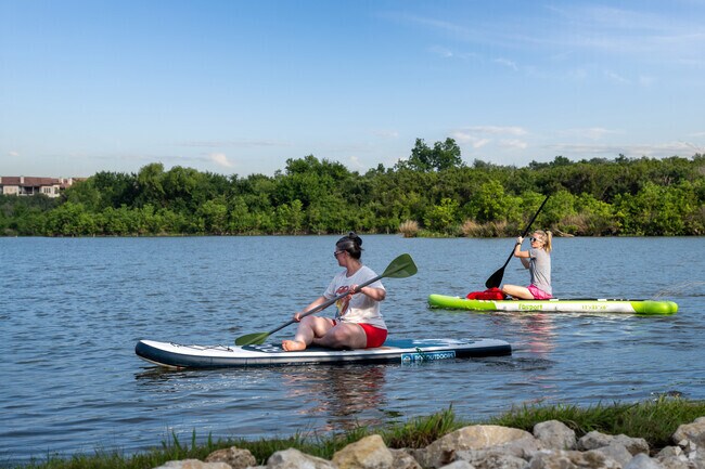 Kayak rentals are available at Lakeline Park's launch area.