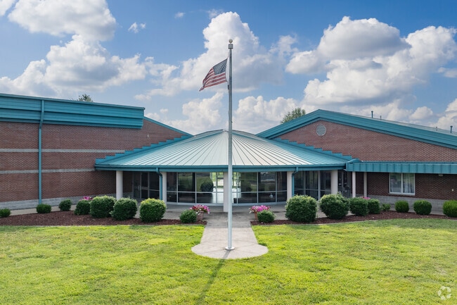Deer Park Elementary School has a 17 to 1 student to teacher ratio.