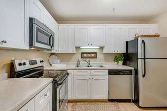 2285 Stewart Ave, Saint Paul, MN 55116