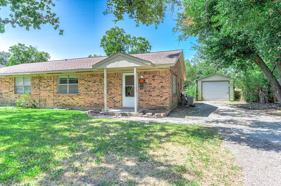 4111 Victoria Ave, Dickinson, TX 77539 - photo 1
