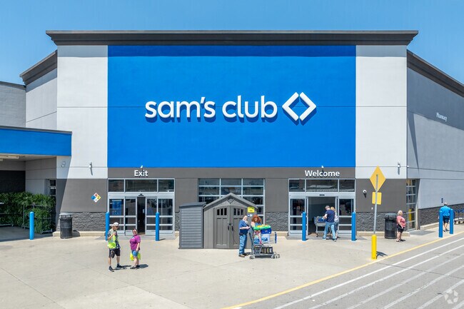 Sams's Club Wholesale Store is located in Tanglewood Plaza near Timberbrook.