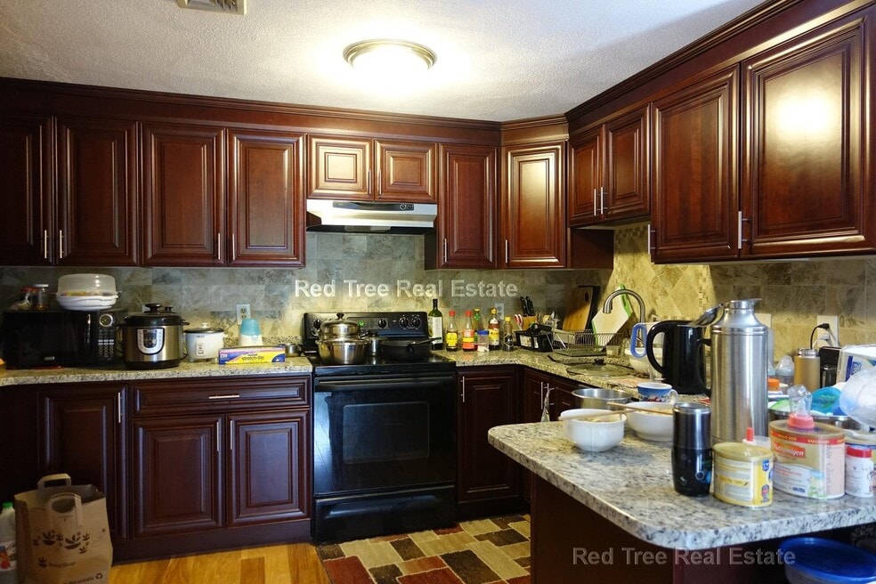 40 Townly Rd unit 3, Watertown, MA 02472 - photo 1