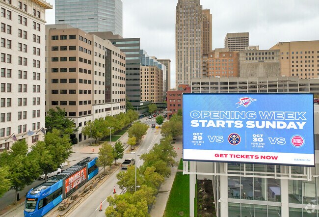 Creston Hills commuters can use public transportation or drive to nearby Downtown.