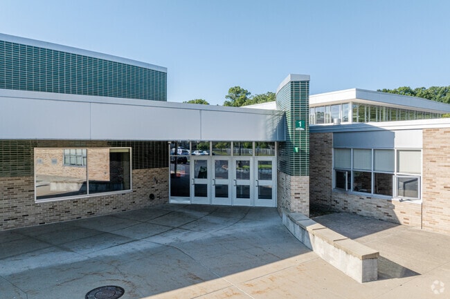 Reeths-Puffer Middle School is a public school located in Muskegon, Michigan.