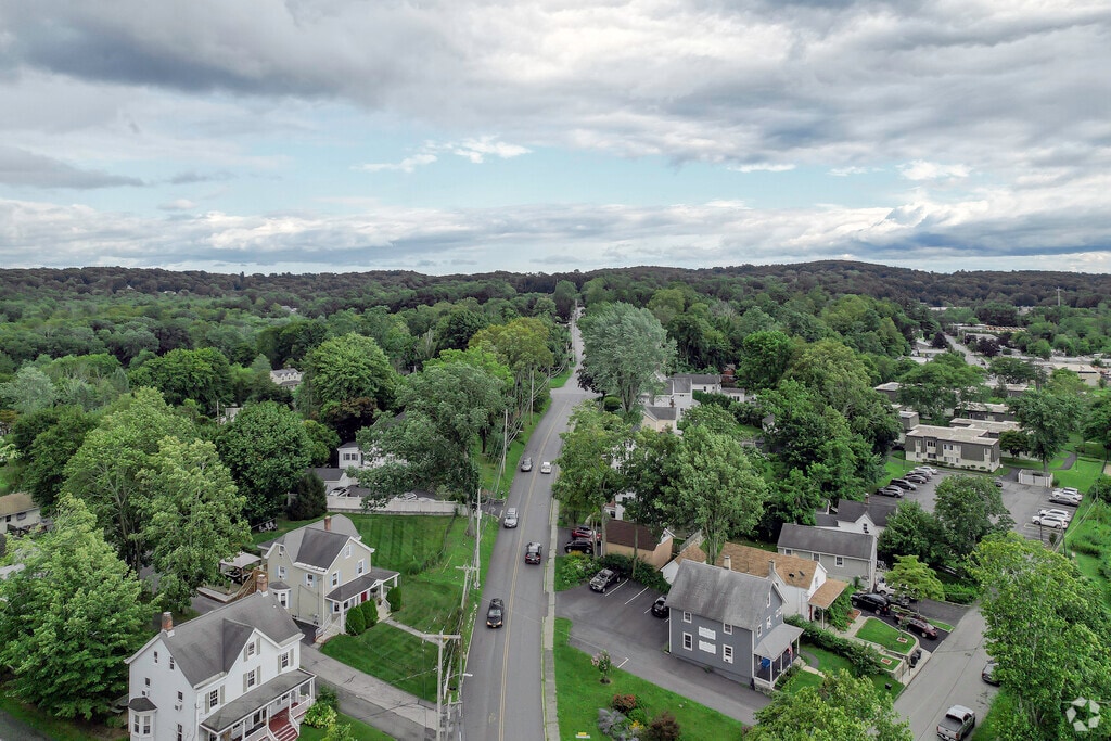 Welcome to Cortlandt Manor a piece of heaven in a big city.