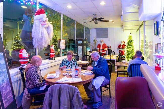 Steak and Italian specialties at House of Como are a popular choice for Eastview residents.