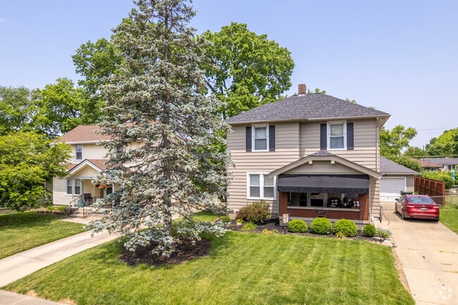 Colonial homes are scattered throughout Middletown.