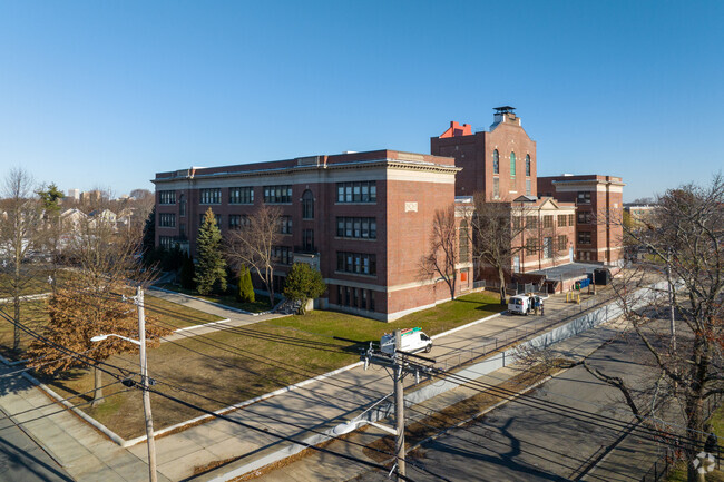 Roger Williams Middle Schools statuesque building lives in Providence, Rhode Island.