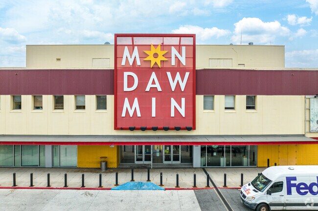 Monwmin Mall is a great place to shop in Hanlon-Longwood.