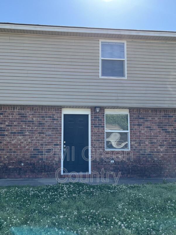 404 E Redwood St, Coweta, OK 74429