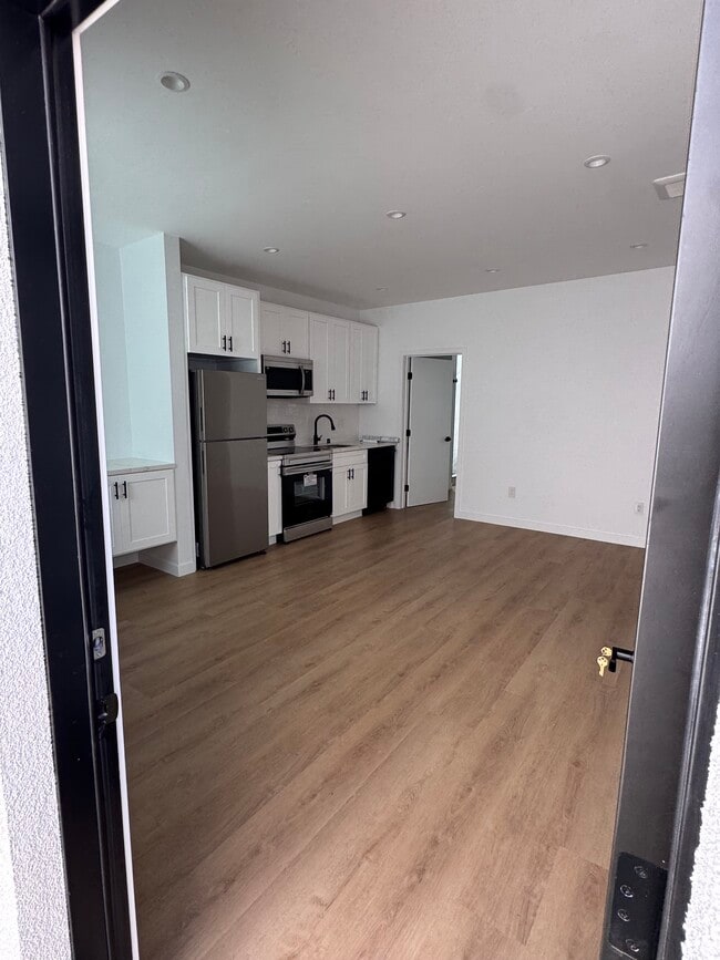 7834 S Harvard Blvd unit 7836 S Harvard, Los Angeles, CA 90047 - photo 3