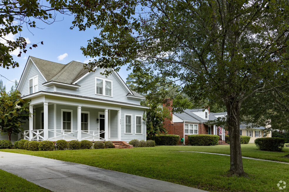 Project_Neighborhood_ 536878_Abercorn Heights-Lamara Heights,_231228_JKv2