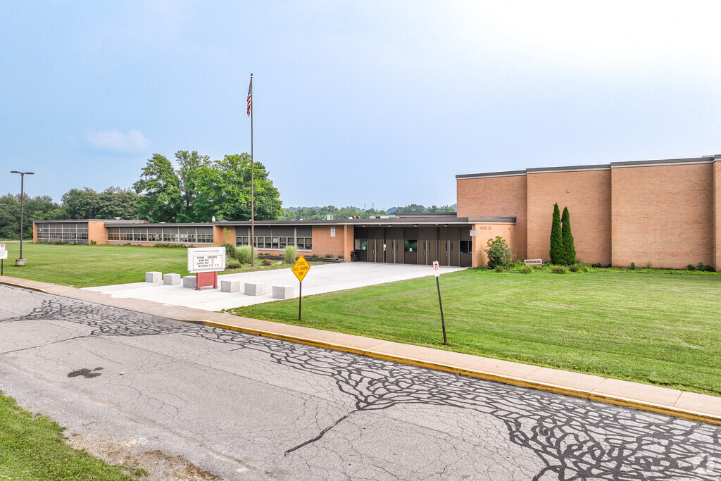 Ambridge Area Junior High School, Rankings & Reviews - Homes.com