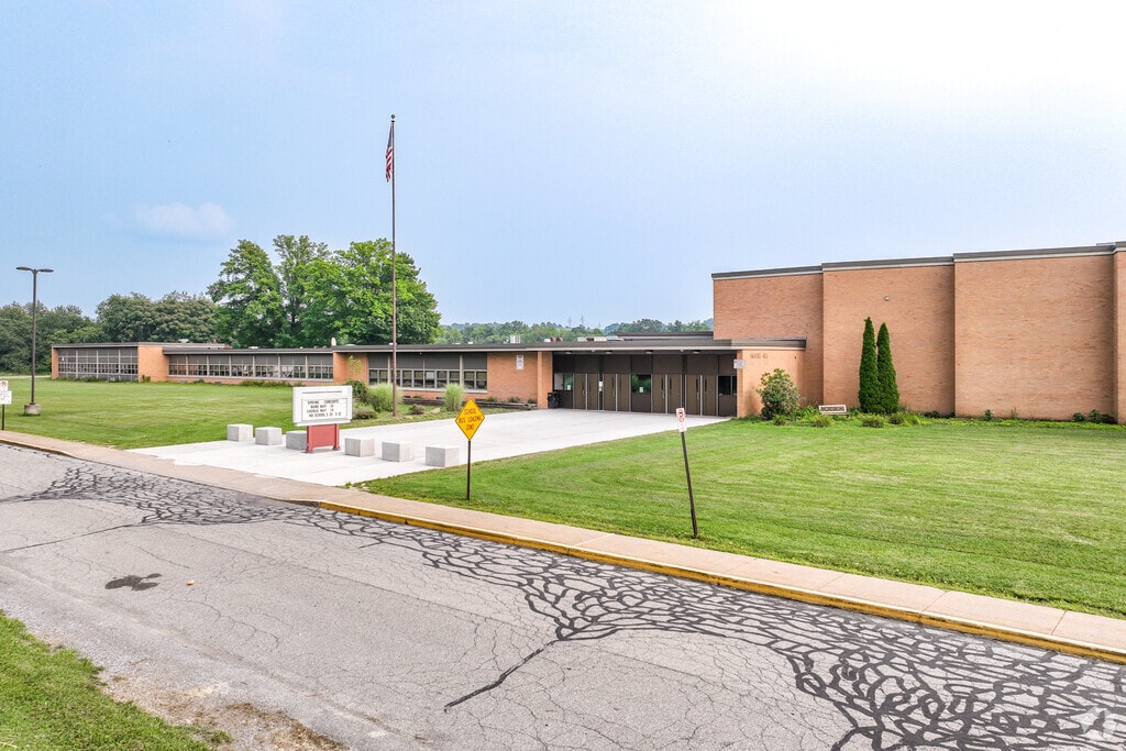 Ambridge Area Junior High School has 509 students in grades 6-8.