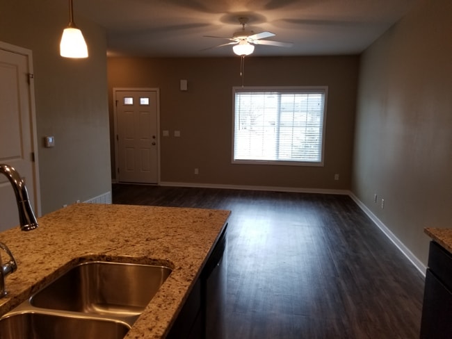 9052 Burkwood Dr, West Des Moines, IA 50266 - photo 5