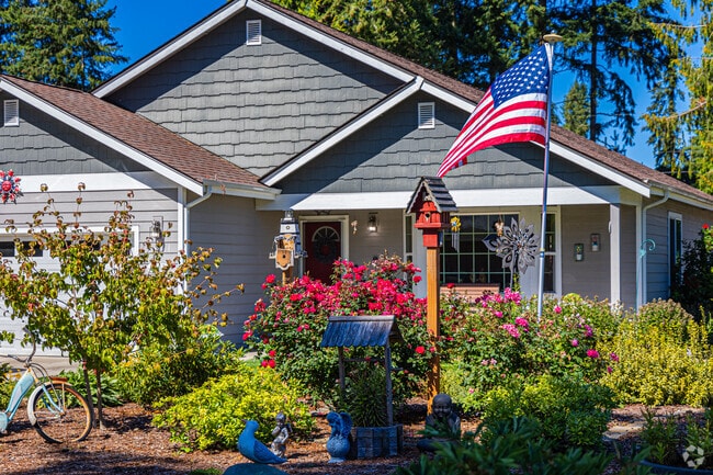 The residents of East Port Orchard ensure their homes boast excellent curb appeal.