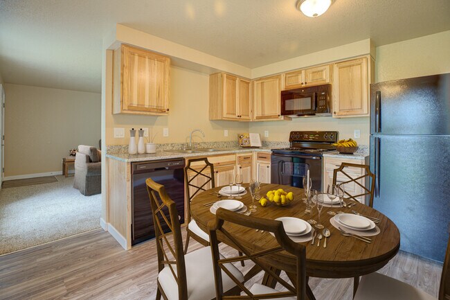 Brook Hollow Apartments, Salem, OR 97305 - photo 6