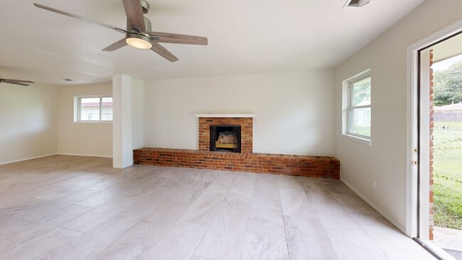 4329 NW 44th St, Oklahoma City, OK 73112 - photo 2