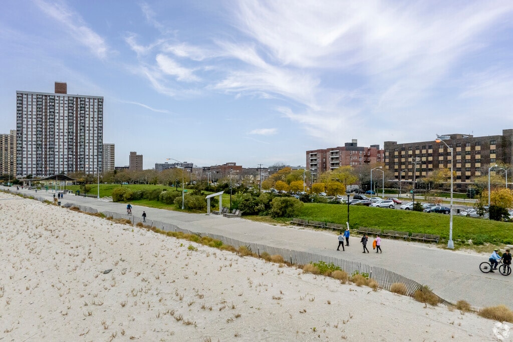 Stop & Shop In Far Rockaway 13-70 Chandler St Unit 3, Far Rockaway, NY 11691 | Homes.com