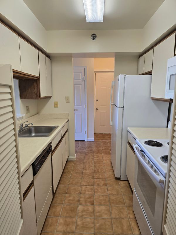 800 Thomas Ct unit 1-, Winchester, VA 22601 - photo 4