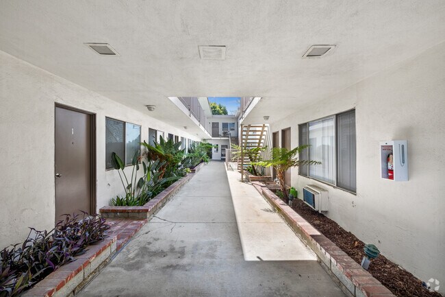 Magnolia Apartments - Your Sherman Oaks Retreat!, Sherman Oaks, CA 91403 - photo 5