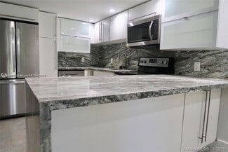 589 N University Dr, Plantation, FL 33324