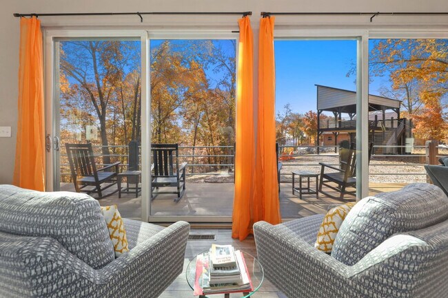 85 E Center Rd unit ID1221900P, Eureka Springs, AR 72631 - photo 2