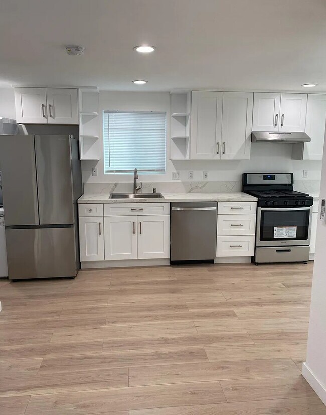 17206 Crenshaw Blvd, Torrance, CA 90504