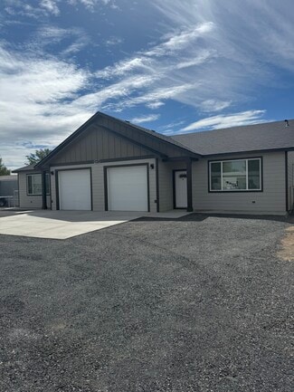 8673 Charles Rd NE Unit B, Moses Lake, WA 98837