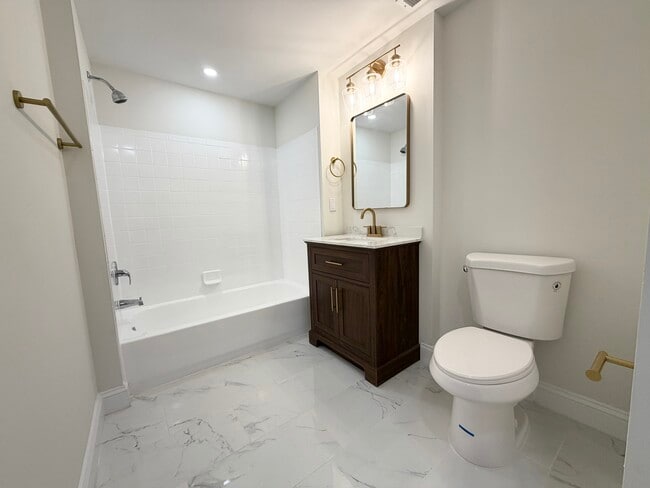 The Flats at Professional Arts Building, Baltimore, MD 21201 - photo 4