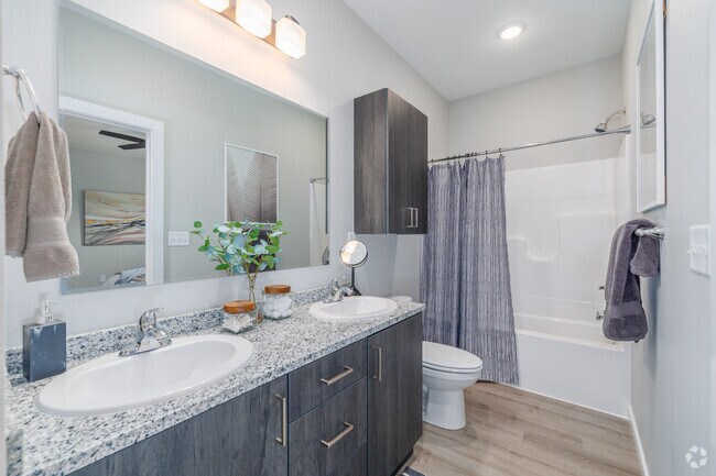3BR, 2BA - 1,418SF - Primary Bathroom