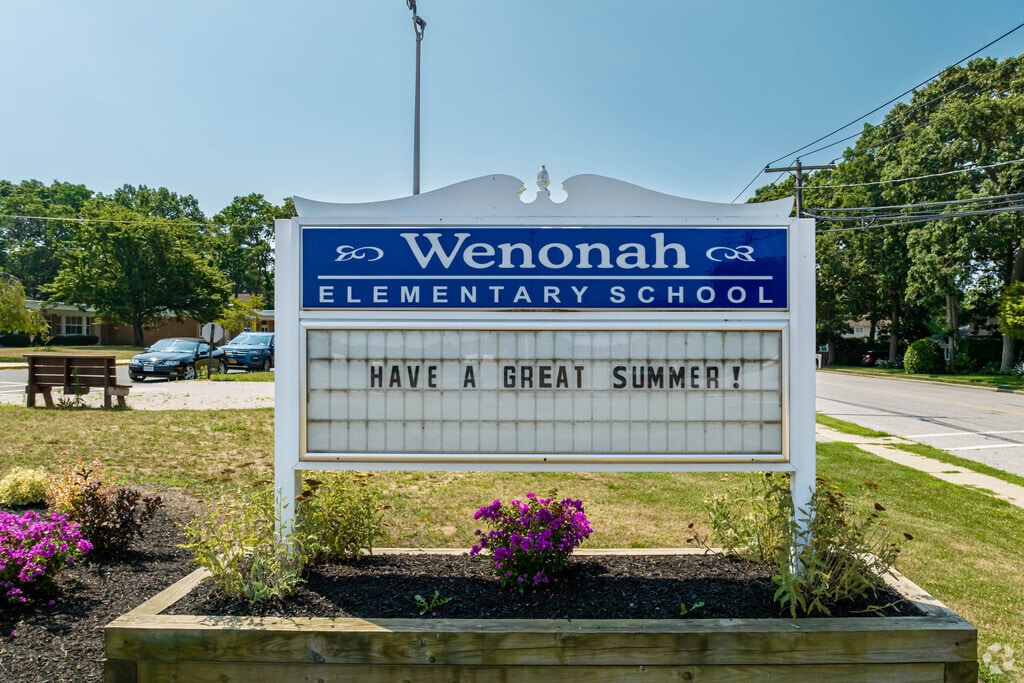 Welcome to Wenonah Elementary School in Lake Grove.